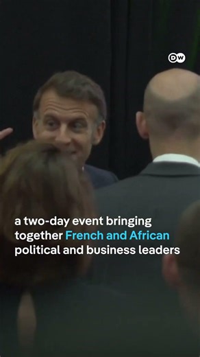 Moment: French President Emmanuel Macron tells noisy audience to be quiet | DW News