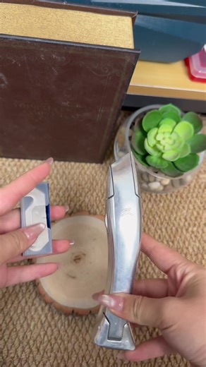 Roofing Knife for Smooth Asphalt Shingle Cutting