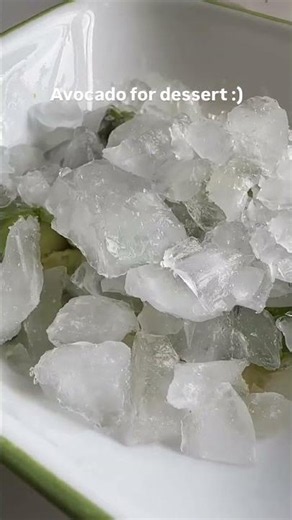 Perfect summer sweet treat 🥑 Avocado Condensed milk Evaporated milk Crushed ice #sweettreat