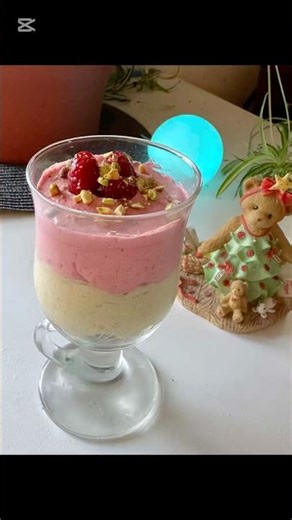 Pistachio raspberry mousse for festival season