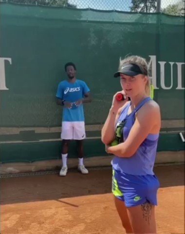 Roger Federer and Svitolina take a hit on Monfils 🤣