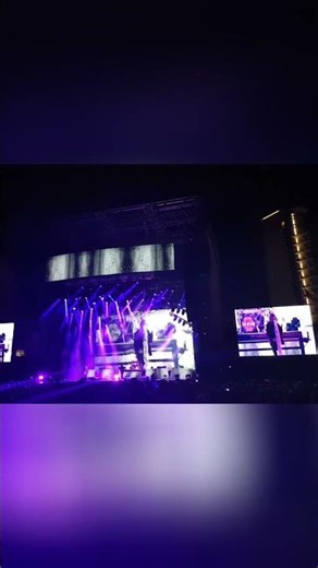 Def Leppard Live Atlanta ⚡ Blue Lights & Crowd ROAR!