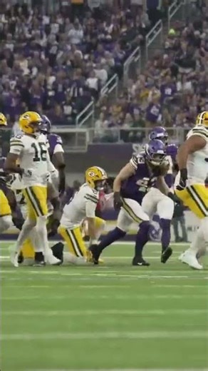 Dallas Turner takes down the quarterback 💪 | 📺: CBS