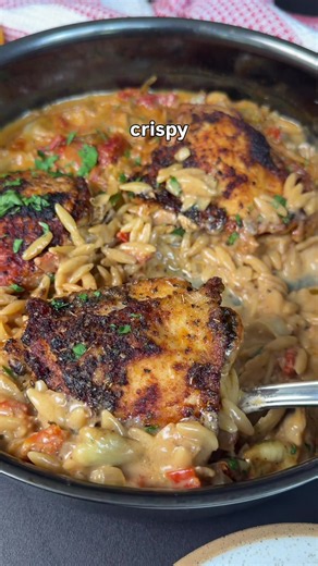 Dump and Bake Mediterranean Chicken Thighs with Creamy Orzo! #ad I partnered with @Smart Chicken to bring you this easy, flavorful one-pan chicken dinner that's perfect for busy weeknights! Juicy, perfectly seasoned Smart Chicken organic bone-in, skin-on chicken thighs are seared until golden brown, then nestled into creamy Parmesan orzo with sun-dried tomatoes, tender artichoke hearts, garlic and Mediterranean-inspired seasonings. What I love most about Smart Chicken is that all their chickens 