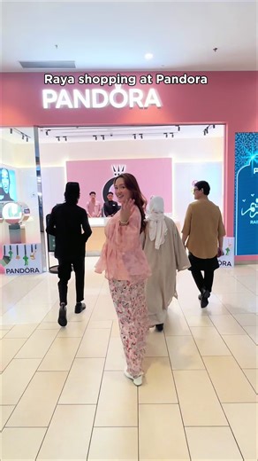 Nothing feels more festive than a little Raya shopping at Pandora ✨ Discover charms and jewellery designed to cherish your Raya moments and add a meaningful sparkle to your collection. #PandoraMalaysia #RayaJewellery #UnlockRayaMoments #raya #raya2026