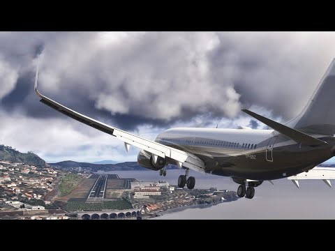 Real 737 Pilot flies the PMDG 737 into Madeira | Microsoft Flight Simulator 2024