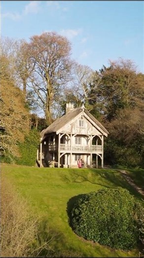 Alpine Cottage Hidden in the English Countryside #travel