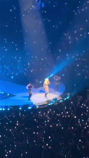 Lady gaga - Applause (Mayhem Ball - Paris 2025) #mayhemballtour #ladygaga #paris