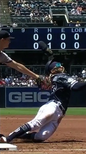 Fernando Tatis Jr. pulls of this wicked move from The Matrix 😮