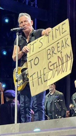 #rocker #brucespringsteen #american #country #singer #cowboys #song #producer #countrymusic