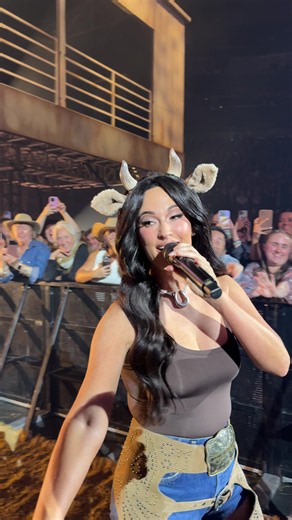 Kacey Musgraves concert: up-close 'Middle of Nowhere Tour' moment