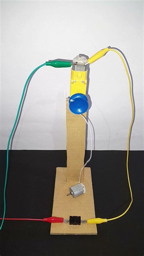 DIY Gear Motor Crane Lowers Load Safely | Controlled Descent Pulley | Science Fair Physics Model