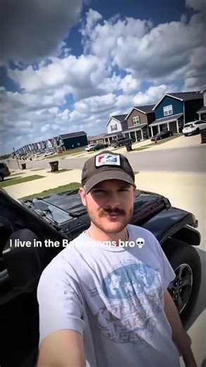 “Airbnb di Lingkungan Dunia Paralel”