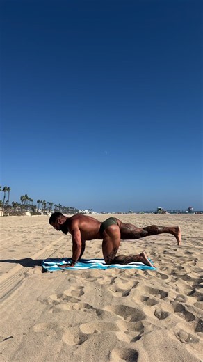HOURGLASS BODY WORKOUT!⌛️NO EQUIPMENT NEEDED!👍⤵️ -Straight Leg Kickback: 30 Reps Per Leg -Ab Vaccum: 5 Holds -Donkey Kick: 25 Reps Per Leg -Ab Vaccum: 5 Holds -Fire Hydrant: 20 Reps Each Leg -Ab Vaccum: 5 Holds -Glute Bridges: 30 Reps -Crunches: 30 Reps -Reverse Crunches: 15 Reps -Hollow Hold: 20 Seconds COMPLETE 1-3 ROUNDS DAILY ON A FASTED STOMACH FOR BEST RESULTS!👊