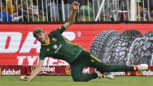 'What an unbelievable grab!' Jansen claims outfield stunner