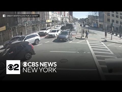 Video shows SUV crashing into scaffolding in White Plains