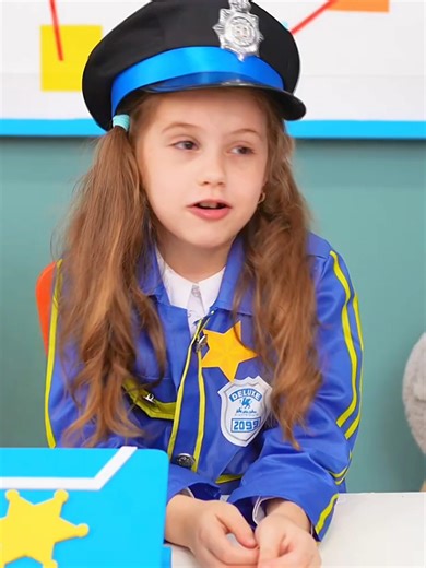 Eva and Friends CARDBOARD PRISON Adventures #cardboard #prison #kidsfun #LearningForKids #kidstoys #familyfriendly #toddlerkids