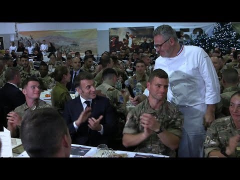 Emmanuel Macron dines with French troops in the United Arab Emirates | AFP