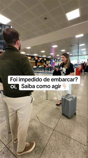 @soraiagomesadv ✈️ FOI IMPEDIDO DE EMBARCAR PORQUE O VOO ESTAVA LOTADO? E AGORA?? A primeira coisa que você deve fazer é exigir da companhia aérea a 📄 DECLARAÇÃO DE PRETERIÇÃO DE EMBARQUE. Esse documento comprova que você foi impedido de embarcar contra a sua vontade por falta de assento — o famoso overbooking. 💰 E pouca gente sabe: a ANAC prevê compensação financeira imediata ao passageiro preterido: 🇧🇷 Voo nacional: 250 DES — R$ 1.900,00 🌎 Voo internacional: 500 DES — R$ 3.800,00 ⚠️ Atenç