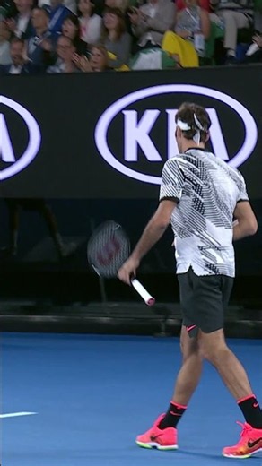 Some CLASSIC Federer magic 🤯