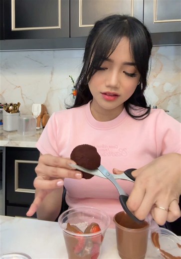 Enak bgt huhuhuhuhuhu mau makan 900 pcs😭 | dubai chocolates