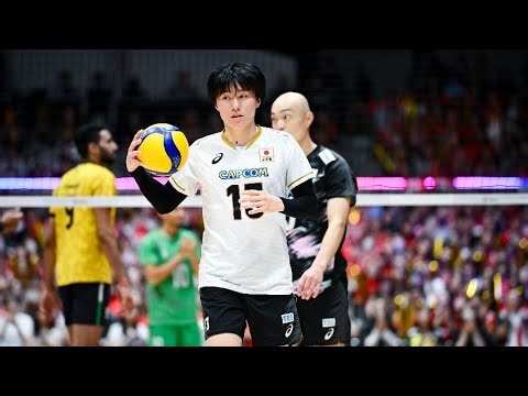 【小川智大が集合写真で見せた“お茶目ポーズ”】高橋藍と挑むポーランド開幕戦の舞台裏