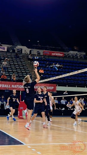 Indiana Tech’s INSANE One Hand Assist Across Court 😳🏐