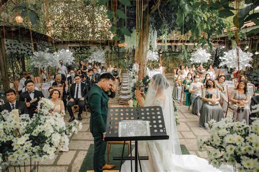 Green rustic wedding | Honestweddingadvice.com