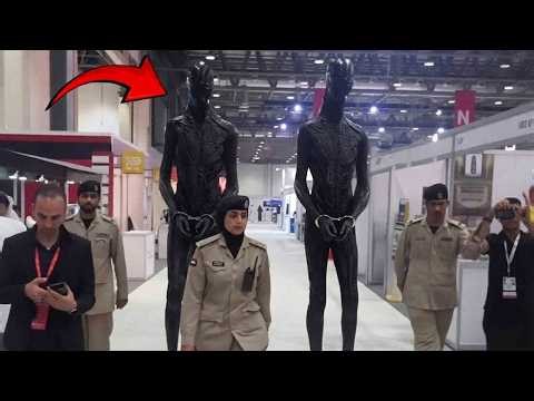 This Tall Alien in Brazil's Mall Left Everyone Scratching Their Head! Most Unbelievable Clips!