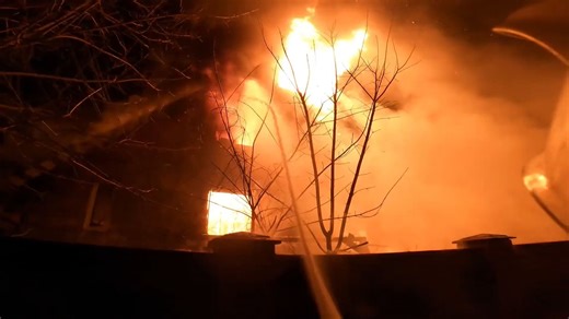 沉浸式体验!消防员灭火救援的惊险时刻