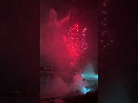 Niagara Falls fireworks #fireworks #niagarafalls #nightvibes #uscanadaborder 