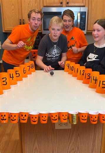 Spooky Ball Roll Challenge 💰 #game #challenge #halloween | game challenge