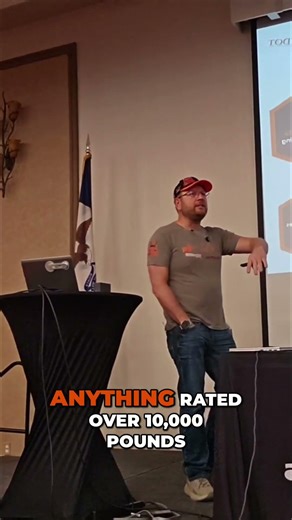 Truck Accidents: Over 1,300 Daily Commercial Vehicle Crashes! #shorts