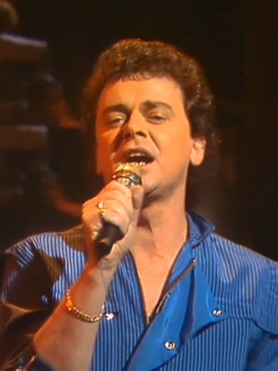 Air Supply performing 'Making Love Out Of Nothing At All' on Vorsicht Musik! on December 12, 1983. #airsupply #makingloveoutofnothingatall #airsupplysongs #airsupplyconcert #lyrics
