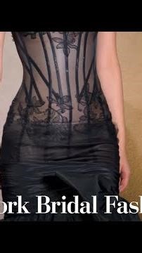 NY Bridal Fashion breaks tradition