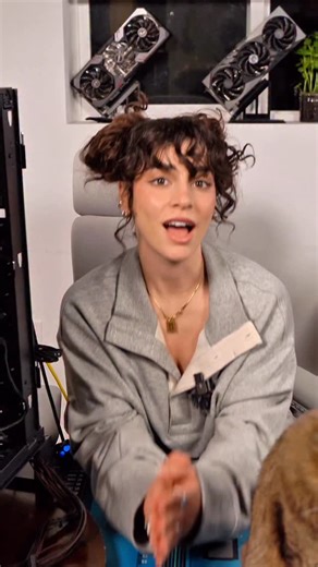 Hall Of Tech on Instagram: "I’ve actually been using it for awhile now and I’m obsessed with Bionic FlexFit Backrest, Dynamic Support, and OmniStretch Massage. It’s soooo worth it if you need to stretch out your back during work hours. Link in bio to get yours🤭🔥 . . . #fyp #halloftech #techbaddie #libernovoomni #chair"