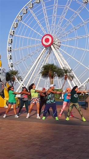 Go off Ecuador! 🇪🇨🔥 🎶: "El Mambo Llama" by @guaynaa 📸: @jari_brupi @zjpeterc | Zumba Fitness