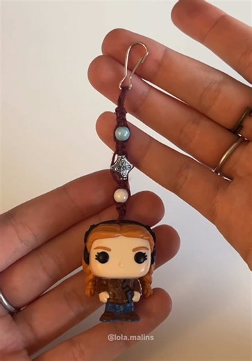 DIY Stranger Things Keychain Tutorial
