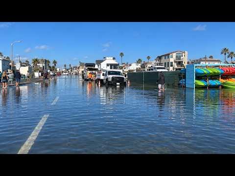 🚨 CALIFORNIA KING TIDE EMERGENCY | 100+ Properties Damaged in Huntington Beach, PCH Flooded