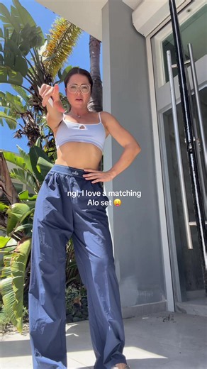 Alo Yoga matching set outfit ideas — I’m just a girl
