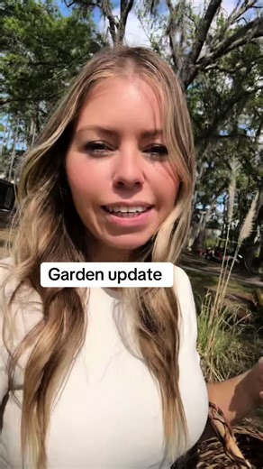 Garden Update: Veggies, Blooms & Baby Squash!