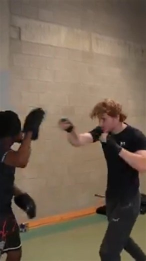 HOODFIGHT REAL STREET FIGHT, KNOCKOUT & UNDERGROUND ACTION🔥#fighting #discipline and #respect.