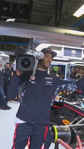 It's never too late to start a side-hustle 😜🎥 Danny Ric made good use of a rain delay at Monza back in 2017! #F1 #Formula1 | F1