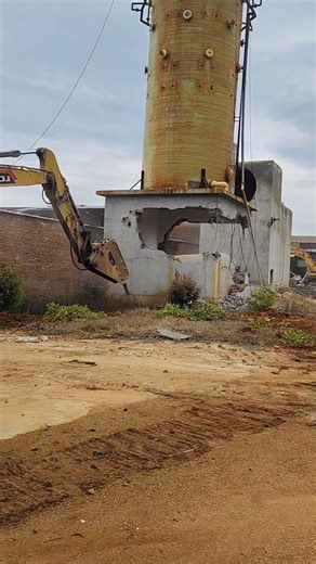 Collapse in Seconds! Precise Water Tower Demolition