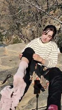 इसे बनना इतना आसान😱|| Homemade winter socks😰#minivlog #village #dailyvlog #pahadi #woolen #winter