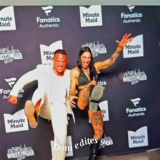 Rhea Ripley Taking Pics with Fans 📸🔥#wwe #viralshort #ytshorts #wrestling #shortvideo #rhearipley