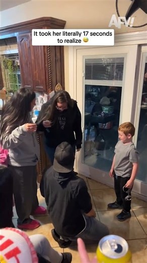 It took her literally 17 seconds to realize 😅