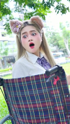 😢❤️ She Helped Him... He Saved Her #lilymeow #lilymiumiu #couplegoals #schoolcrush #schooldrama