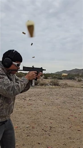 FIRST TIME SHOOTING MAC-11 #full #auto #jellosauce #blicky