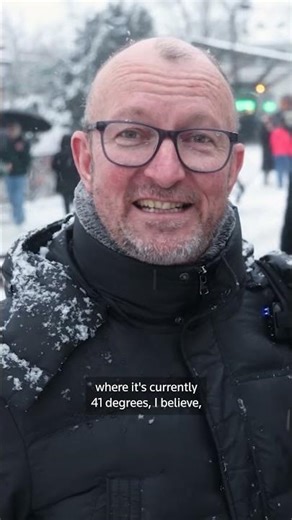 Surprise snowfall turns Paris into winter wonderland